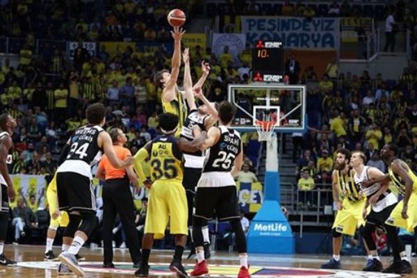 Beşiktaş'a 2 maç ceza geldi