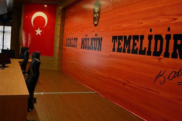 FETÖ'nün  İstanbul Üniversitesi'deki akademik yapılanması davasında 2 tahliye