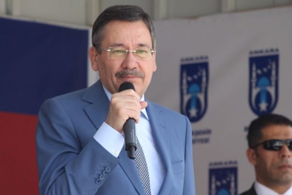 CHP’nin paylaştığı ‘askerli afiş’ tweet’ine tepki