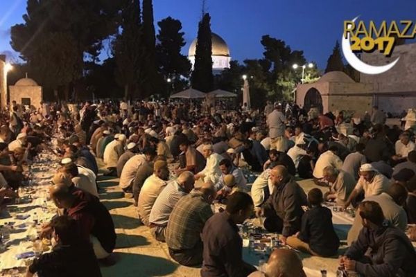 Mescid-i Aksa’da iftar!