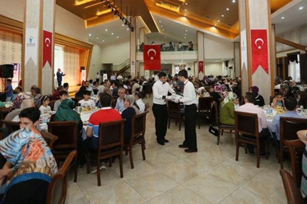 Yarenler Esenler'de iftarda