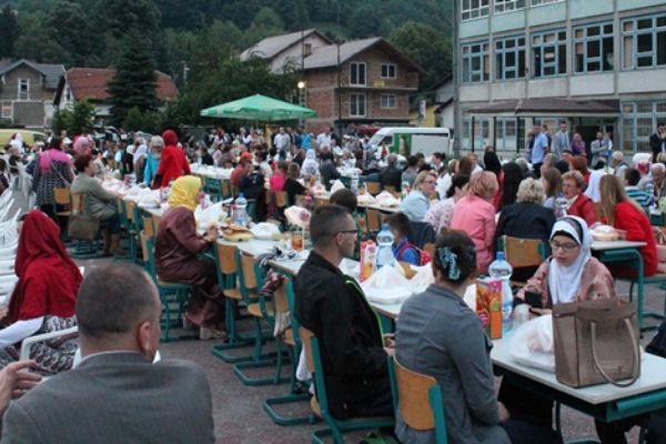 Balkanlarda iftar ve kardeşlik sevinci