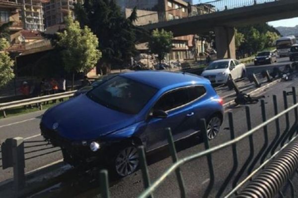 İstanbul'da metrobüs yolunda kaza