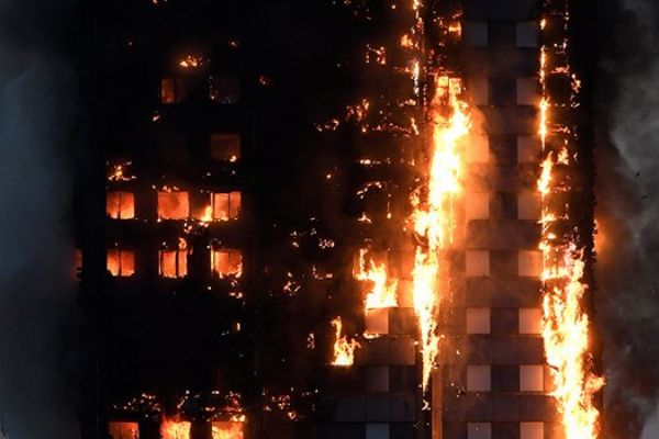 Londra'daki yangın faciasında ölü sayısı 17'ye çıktı