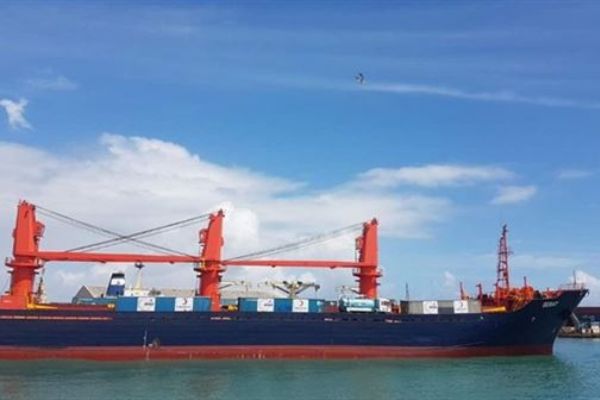 Yardım gemisi 'Sebat' Mogadişu limanına ulaştı