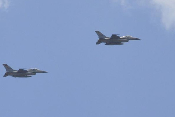 Amasya'da panik! 3 savaş uçağı alçak uçuş yaptı!