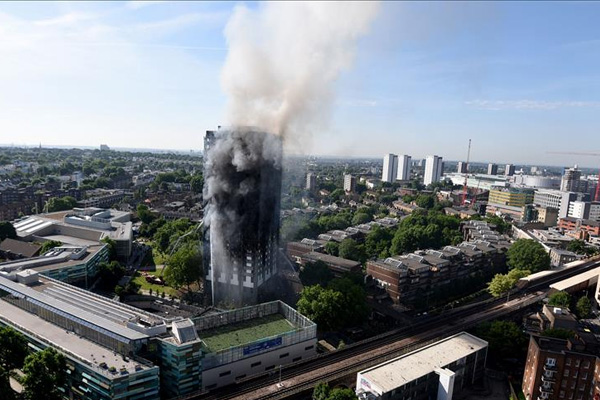 Londra'daki yangında ölenlerin sayısı 30'a yükseldi