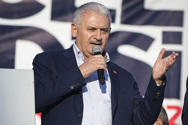 'Yürüyeceksen darbeye karşı yürüyeceksin'