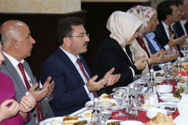 Emniyetten şehit ailelerine iftar yemeği