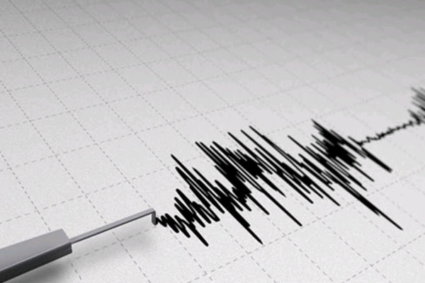 İzmir bu sabah bir kez daha sallandı