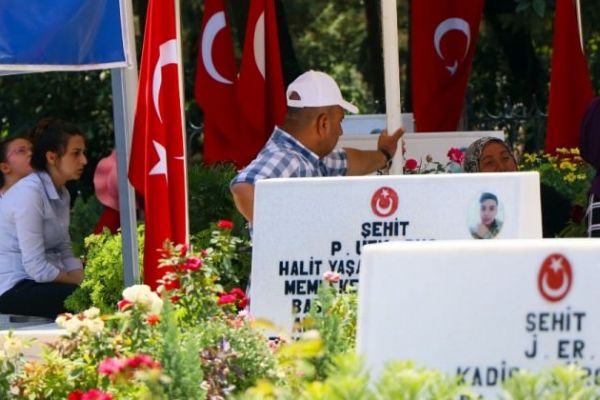 Şehit babalarının en acı Babalar Günü