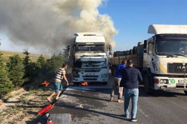 Eskişehir'de TIR yangını
