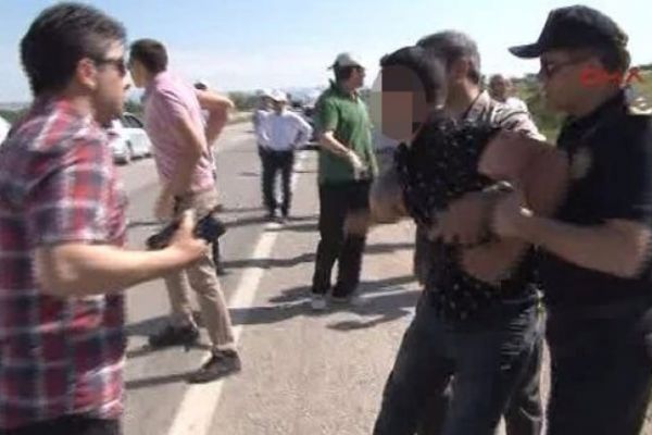 CHP yürüyüşünde hareketli dakikalar! Gözaltına alındı