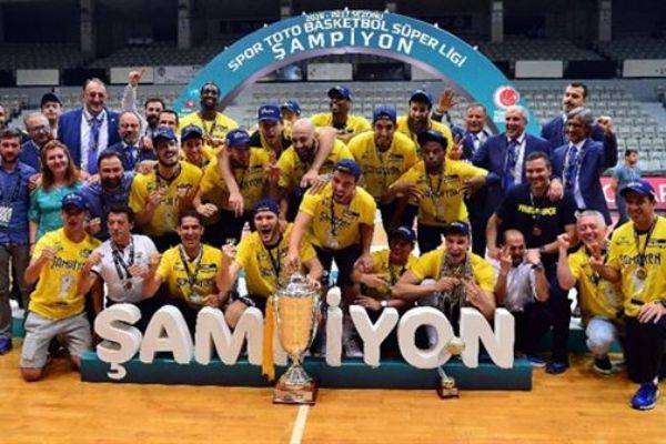 Fenerbahçe'nin potada rüya gibi sezonu