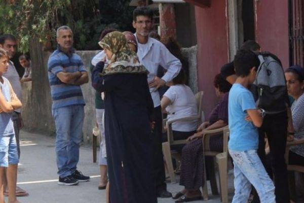 Adana'da kıskandığı eşini pompalı tüfekle vurdu