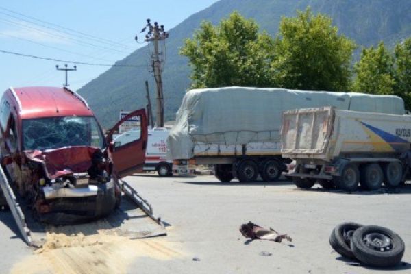 Manisa'da trafik kazası: 1 kişi yaralı