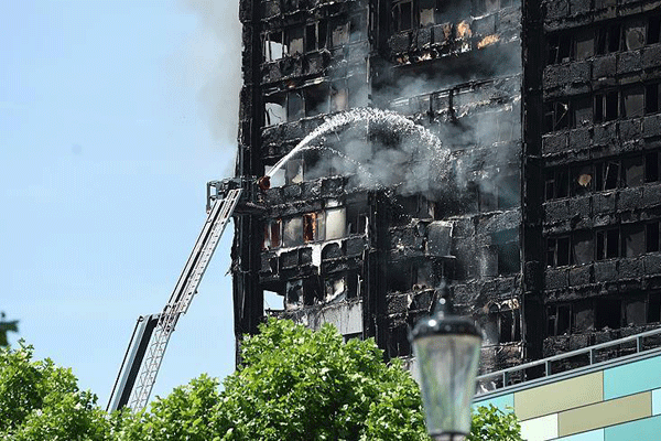 Londra'daki yangında ölü sayısı artıyor