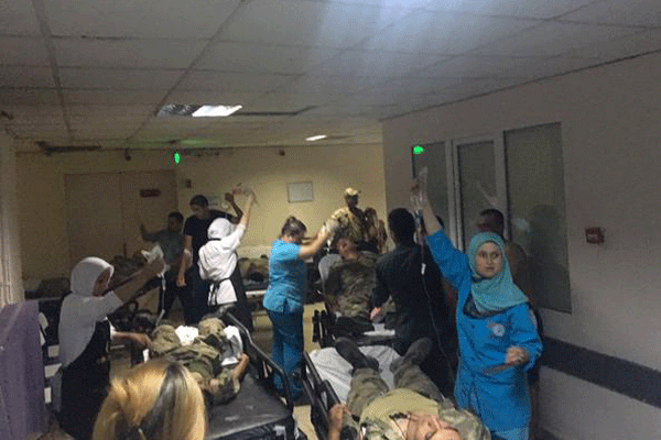 Yine Manisa! Çok sayıda asker hastaneye kaldırıldı