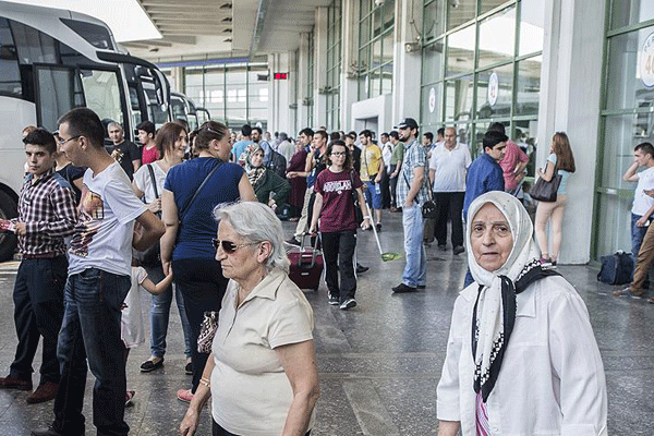 Bayram için otobüs biletleri tükendi