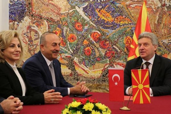 Mevlüt Çavuşoğlu'nun Makedonya teması!