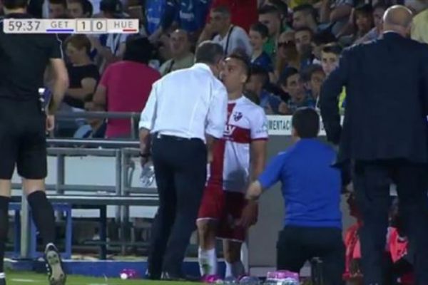 Teknik direktör Anquela çıldırdı oyuncusuna kafa atmaya çalıştı