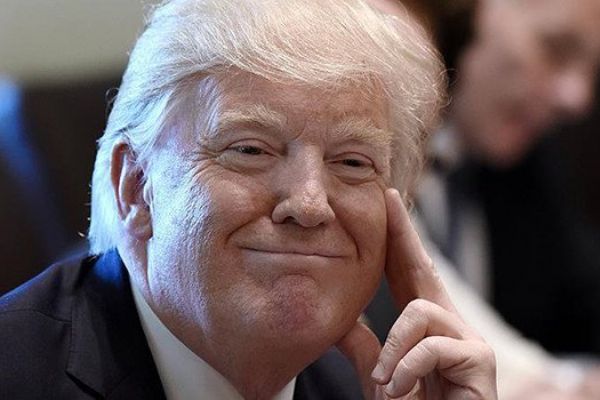 Donald Trump'tan kendi hükümetine övgü