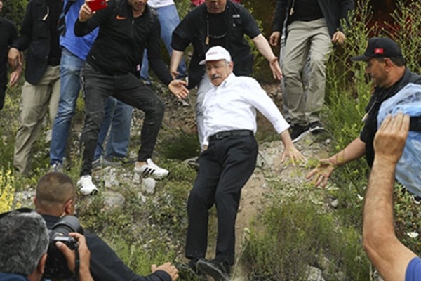 Yürüyüş dördüncü gününde: Kemal Kılıçdaroğlu düştü