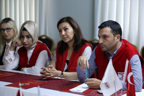 Yıldırım ailesi Suriyelilerle iftarda buluştu