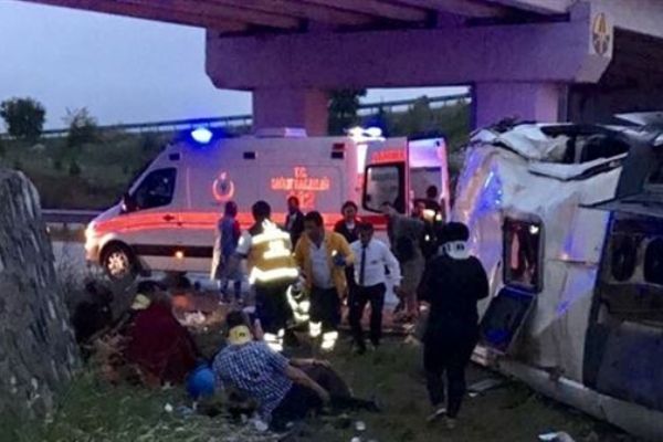 Çorum'da otobüs köprüden uçtu 48 yaralı