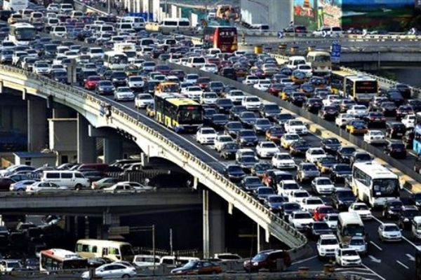 Birinci frene bastı