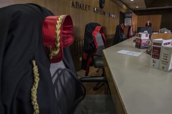 YARSAV'daki FETÖ ihanetini tek tek anlattı