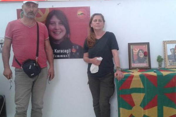 Kırmızı fularlı kızın anne ve babası gözaltında