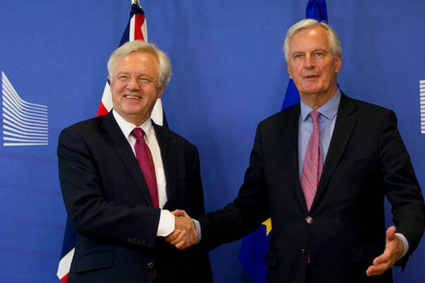 Brexit görüşmeleri başladı
