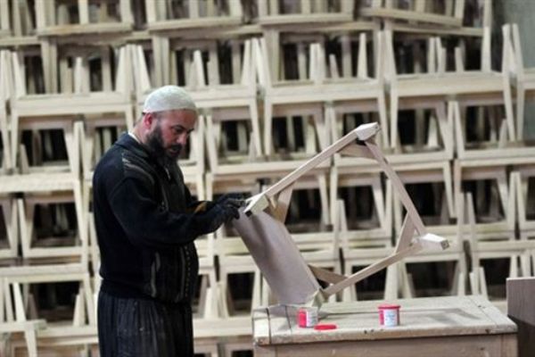 Türkiye'nin sandalyelerini üretiyor