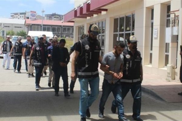 Muş'ta suç örgütü operasyonu: 15 kişi gözaltında