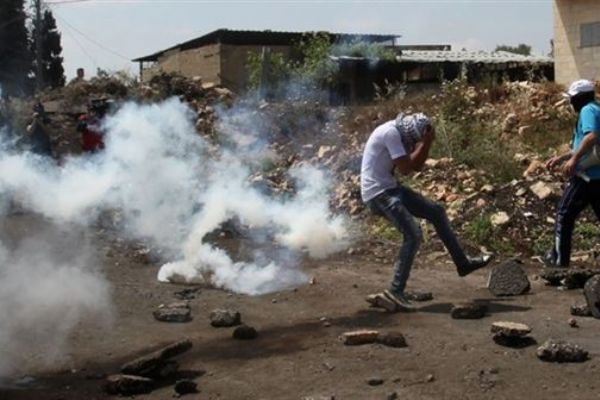 İsrail askerleri 2 Filistinli'yi yaraladı