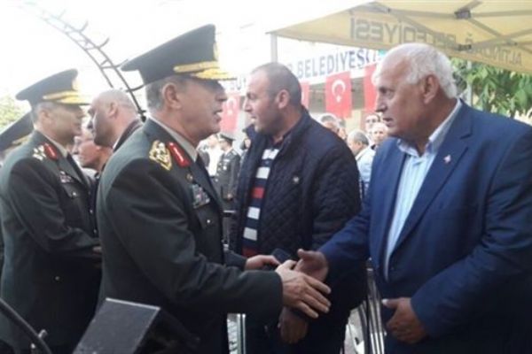 Genelkurmay Başkanı Akar'dan şehit Aydın'ın ailesine taziye ziyareti