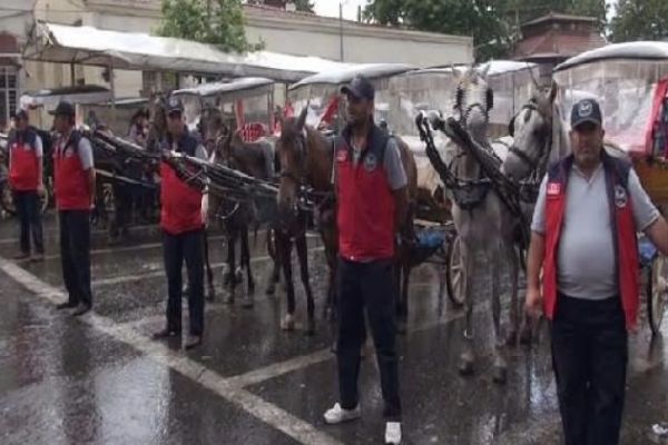 Adalar faytoncularına tek tip kıyafet