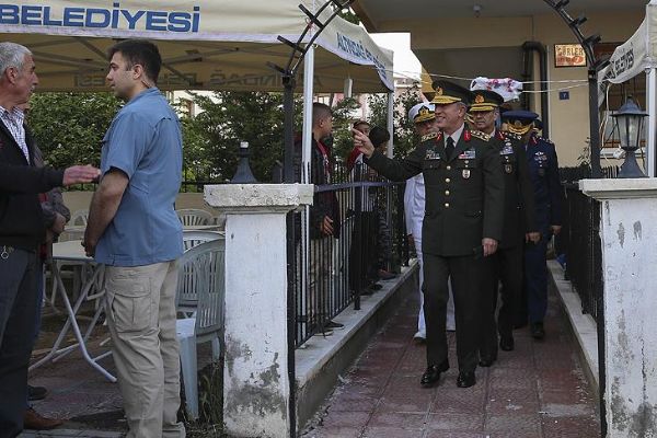 Komutanlardan taziye ziyareti