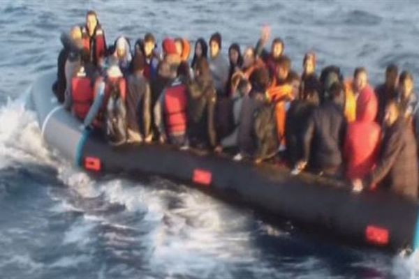 Akdeniz'de 126 göçmeni taşıyan bot kayıp oldu