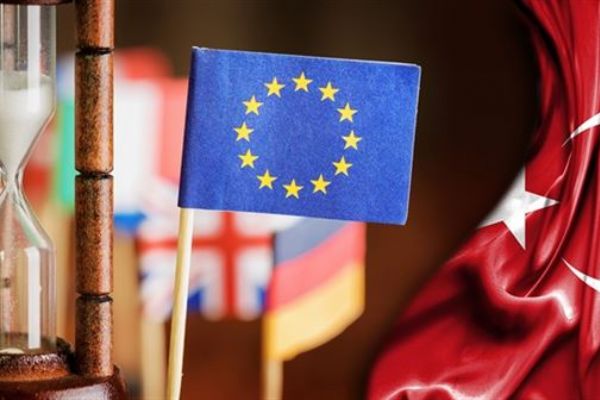 Avrupalı ırkçı partiler Türk seçmeni yitiriyor