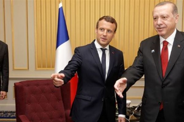 Erdoğan'ı şaşırtan Savunma Bakanı istifa etti