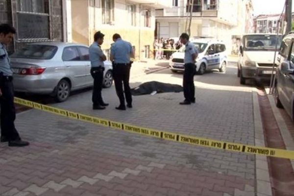 Esenyurt'ta silahlı saldırı: 2 kişi öldü