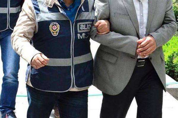 FETÖ'nün 'mahrem emniyet imamı' yakalandı