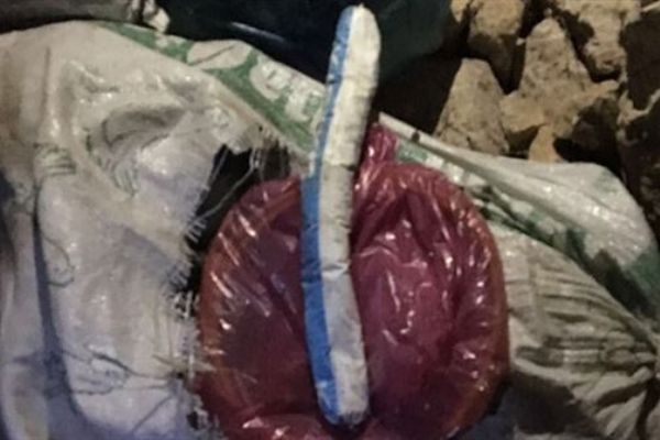 Viyadüğün altında dinamit lokumu bulundu