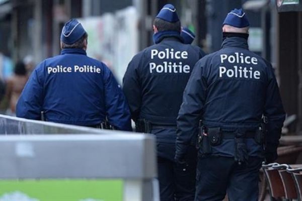 Elysees Meydanında yakalanan saldırganın evinde bomba yakalandı