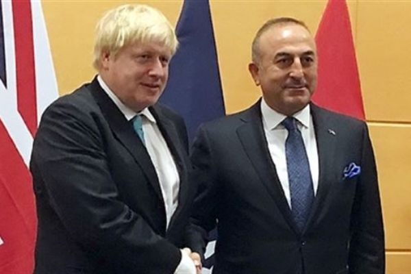 Dışişleri Başkanı Çavuşoğlu Johnson ile görüştü