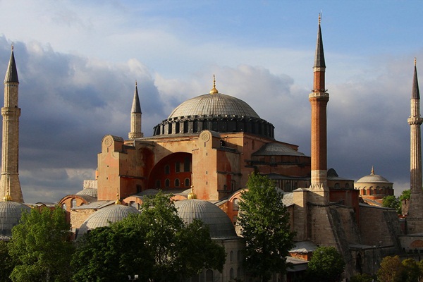 Yarın akşam gözler Ayasofya'da olacak