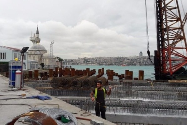 Şemsi Paşa Cami önündeki çalışma durduruldu