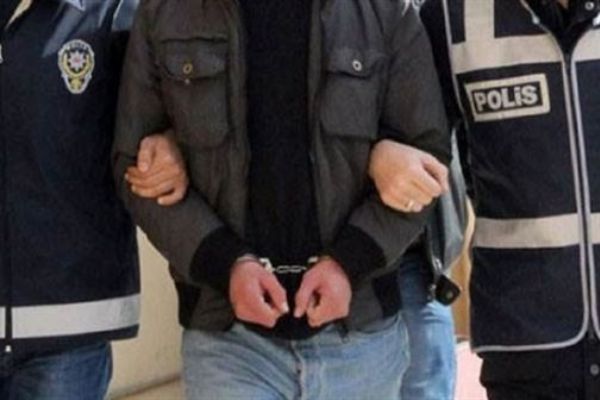 İzmir'de FETÖ operasyonunda 6 gözaltı